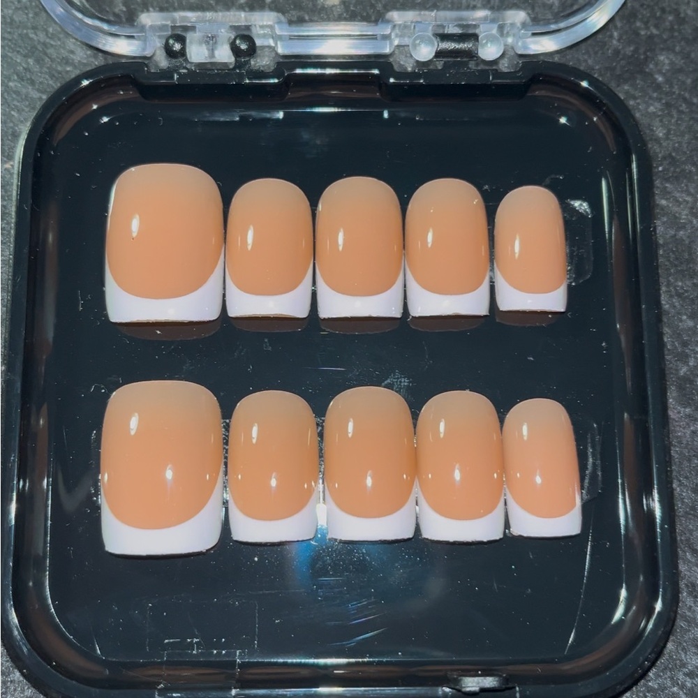 10 PC Hand Crafted French Tip Nails NWT (S,M,L)